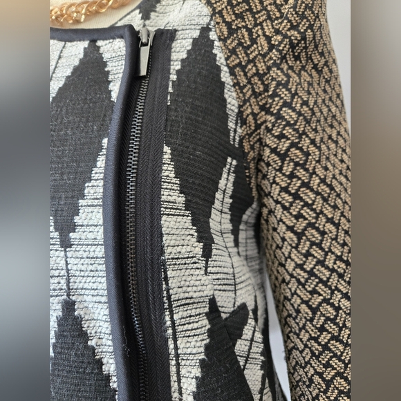 Rachel Roy Asymmetrical Zipper Geometric Patterned Cropped Blazer Jacket. Size 6 - Picture 3 of 15